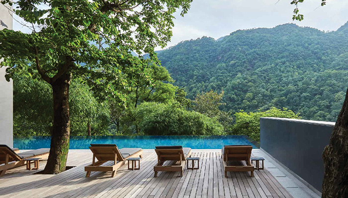 7 Iconic Hotels in India Known for Their Stunning Poolside Views